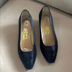 Women's navy Blue Pumps